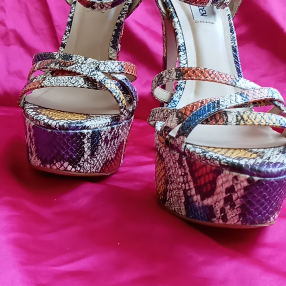 Shoes - Picture 3 of 4